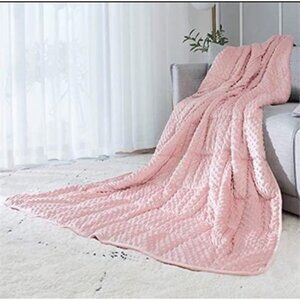 Luxurious Pink Weighted Blanket Soft Minky Fabric Textured Dotted Design Stylish